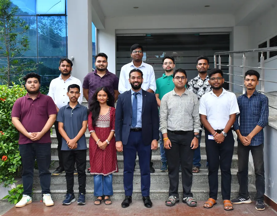 Group photo of interns with Ashwani Kumar